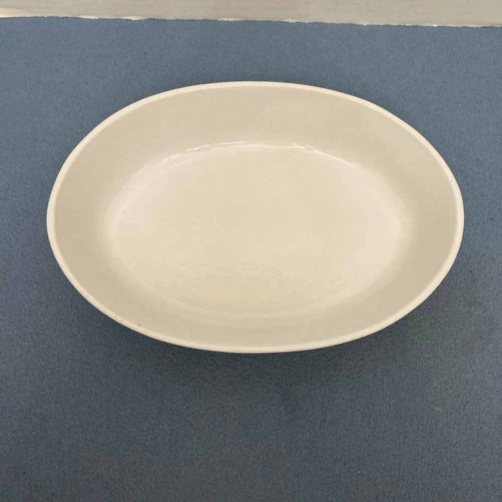 R.H. Macy & Co. White Patterned 12